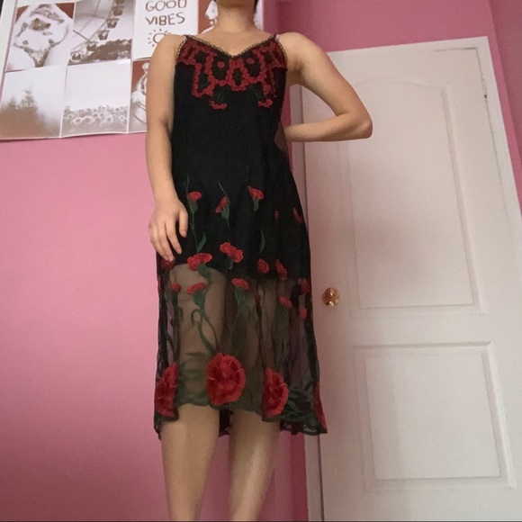 Red Rose Floral Appliqué Midi Dress - Picture 7 of 10